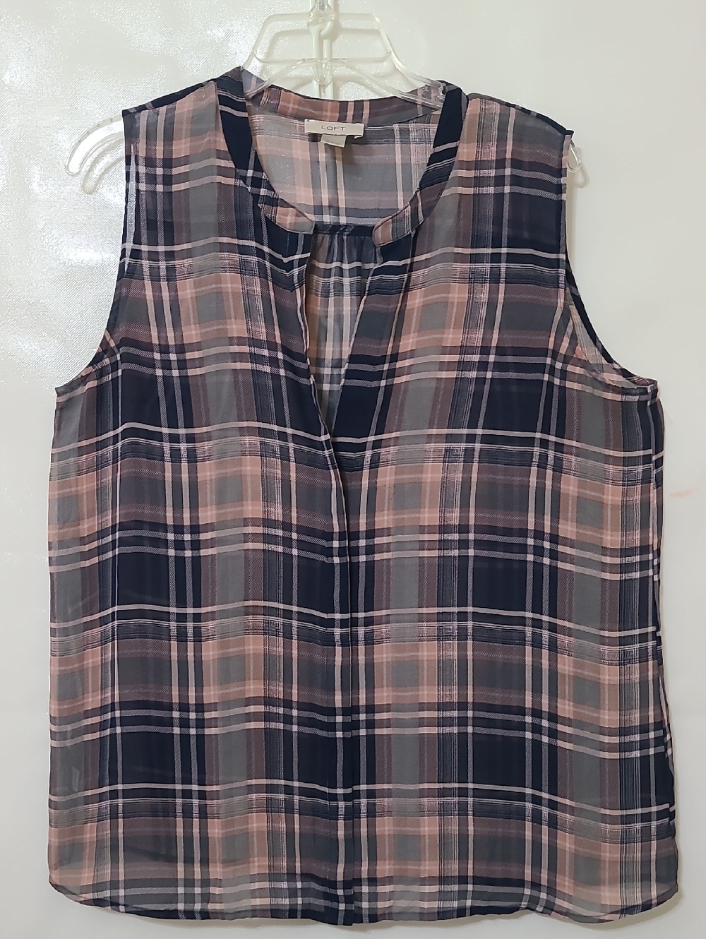 LOFT Navy and Blush Plaid Sleeveless V-Neck Shell Blouse 100% Polyester - Size L